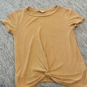 Super comfy yellow shirt